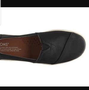 TOMS
Avalon Slip-On Sneaker
